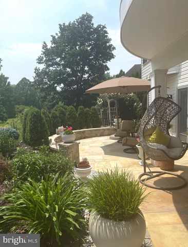 33 LOUISA BEALL LN, Charles Town, WV 25414