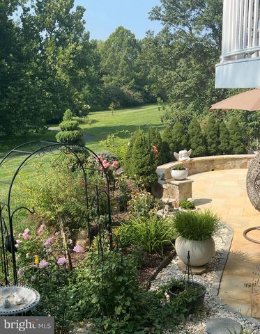 33 LOUISA BEALL LN, Charles Town, WV 25414