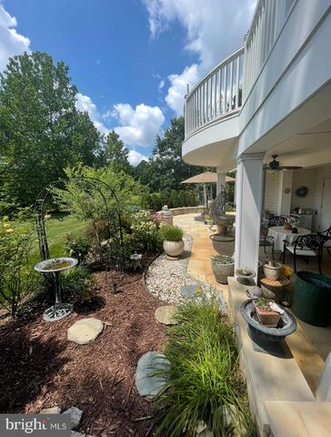 33 LOUISA BEALL LN, Charles Town, WV 25414