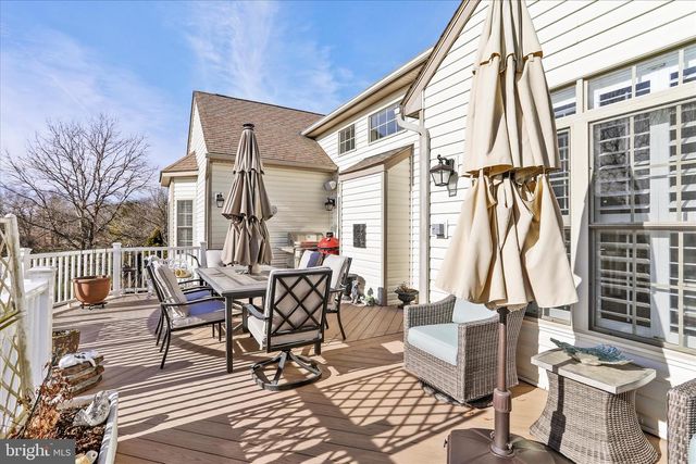 33 LOUISA BEALL LN, Charles Town, WV 25414