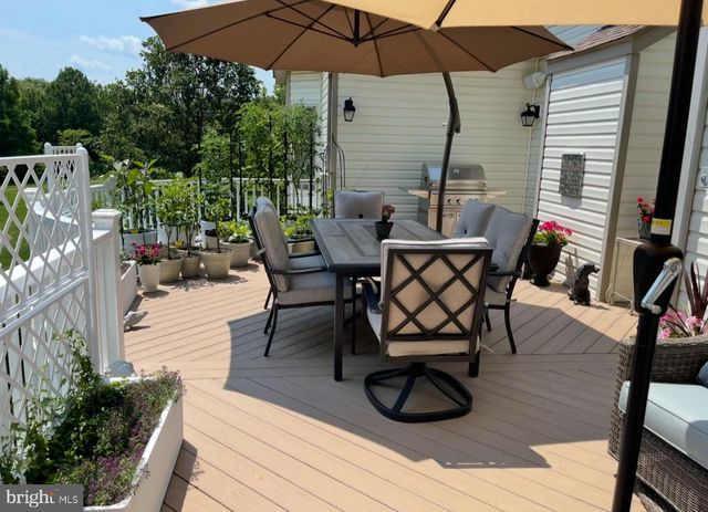 33 LOUISA BEALL LN, Charles Town, WV 25414