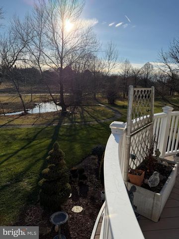 33 LOUISA BEALL LN, Charles Town, WV 25414