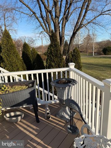 33 LOUISA BEALL LN, Charles Town, WV 25414