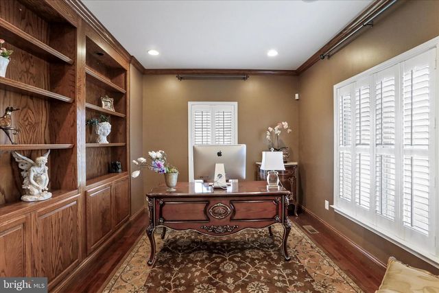 33 LOUISA BEALL LN, Charles Town, WV 25414