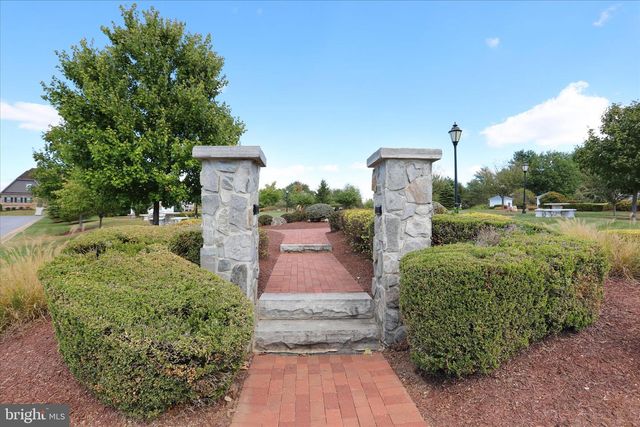 33 LOUISA BEALL LN, Charles Town, WV 25414