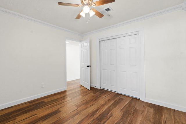 255 Taranto Lane, Houston, TX 77015