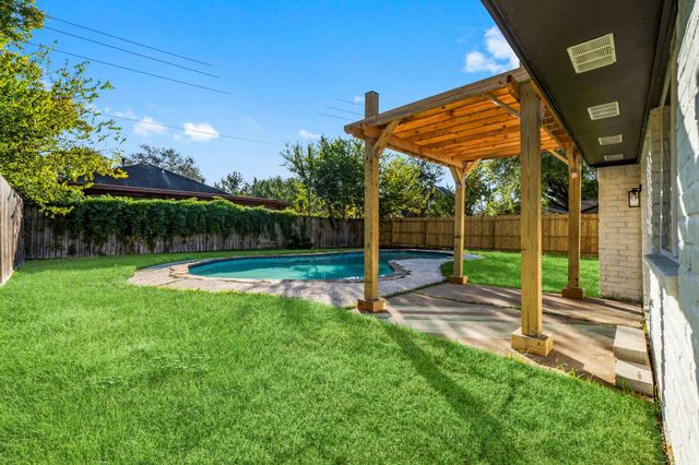 255 Taranto Lane, Houston, TX 77015