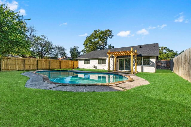 255 Taranto Lane, Houston, TX 77015