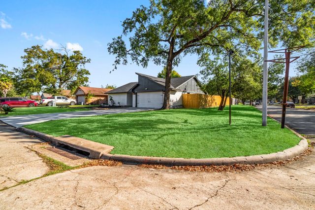 255 Taranto Lane, Houston, TX 77015