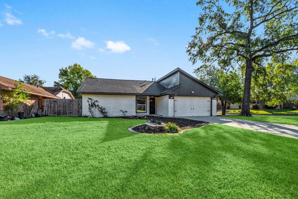 255 Taranto Lane, Houston, TX 77015