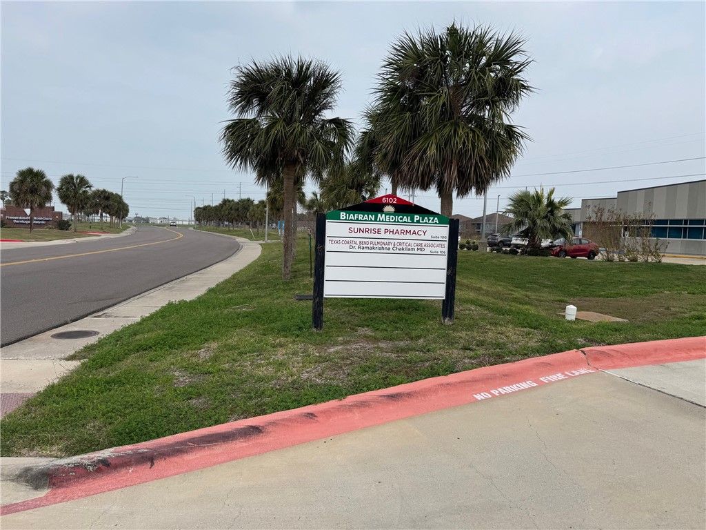 6102 Parkway Dr, Corpus Christi, TX 78414 — photo 2