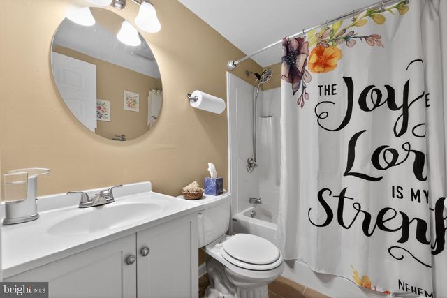 14 BEE ST, Browns Mills, NJ 08015