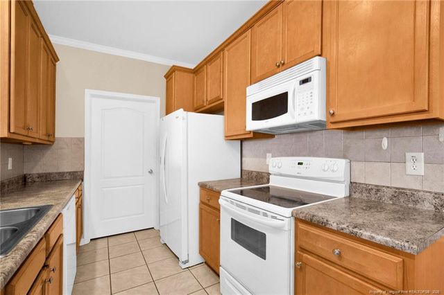 1329 Kershaw Loop 139, Fayetteville, NC 28314