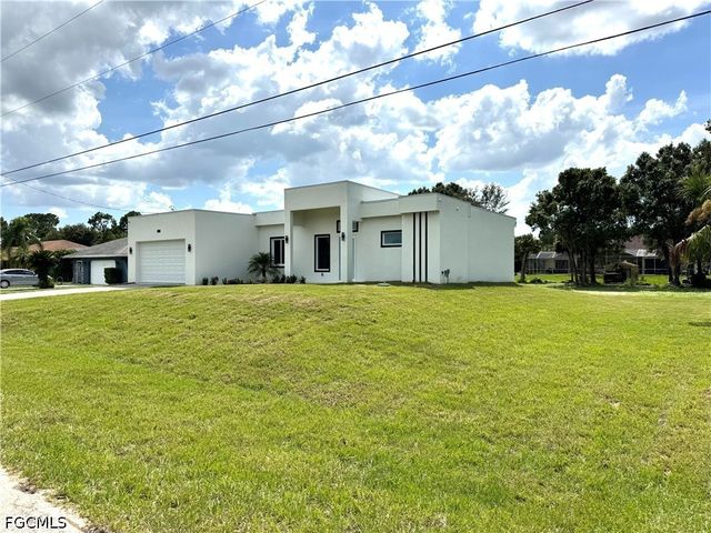 515 Broadway AVE, Lehigh Acres, FL 33972