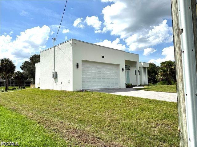515 Broadway AVE, Lehigh Acres, FL 33972