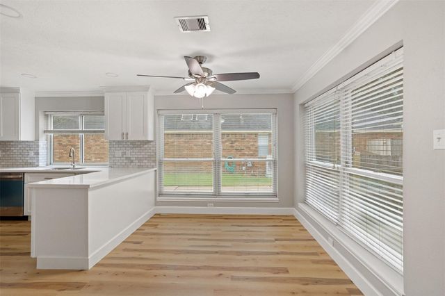 2022 Hillside Oak Lane, Houston, TX 77062