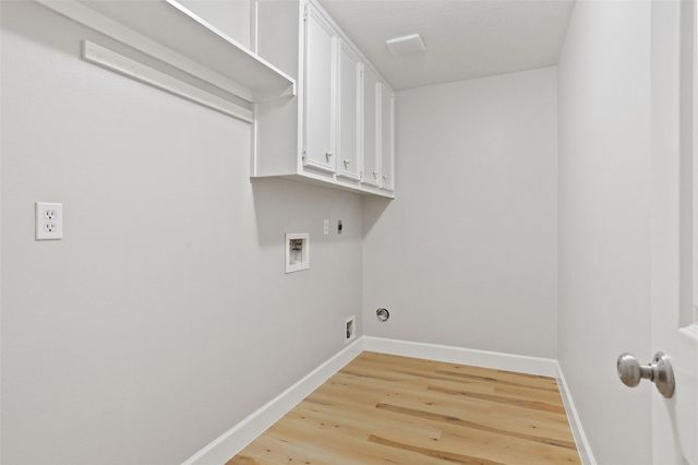 2022 Hillside Oak Lane, Houston, TX 77062