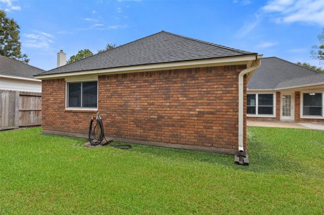 2022 Hillside Oak Lane, Houston, TX 77062