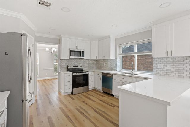 2022 Hillside Oak Lane, Houston, TX 77062