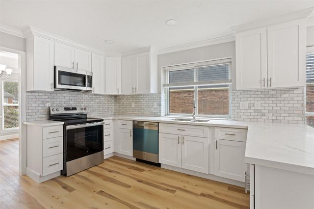 2022 Hillside Oak Lane, Houston, TX 77062
