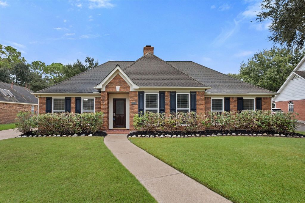 2022 Hillside Oak Lane, Houston, TX 77062