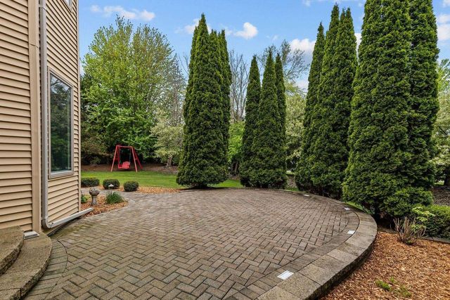 424 E TALLGRASS DRIVE, Appleton, WI 54913