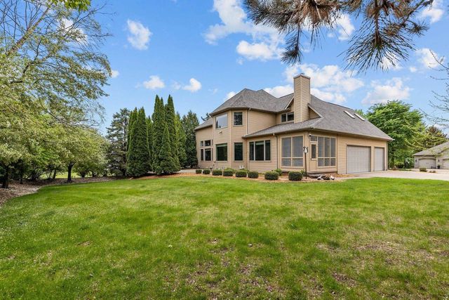 424 E TALLGRASS DRIVE, Appleton, WI 54913