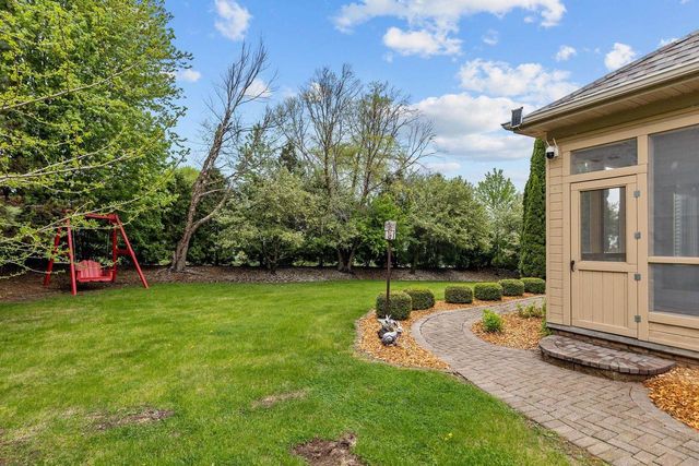 424 E TALLGRASS DRIVE, Appleton, WI 54913