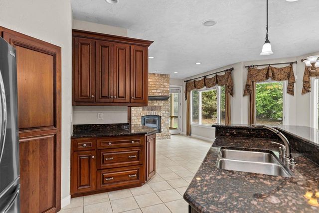 424 E TALLGRASS DRIVE, Appleton, WI 54913