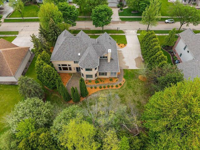 424 E TALLGRASS DRIVE, Appleton, WI 54913