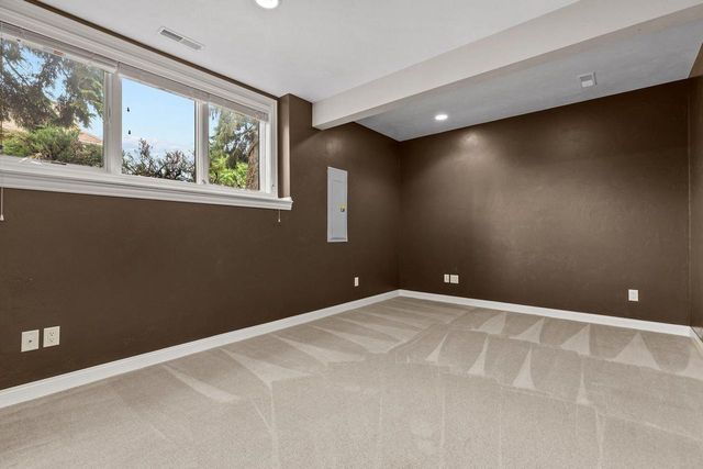 424 E TALLGRASS DRIVE, Appleton, WI 54913