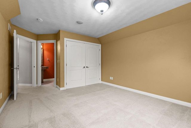 424 E TALLGRASS DRIVE, Appleton, WI 54913