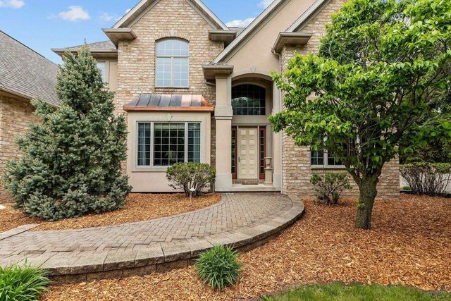 424 E TALLGRASS DRIVE, Appleton, WI 54913