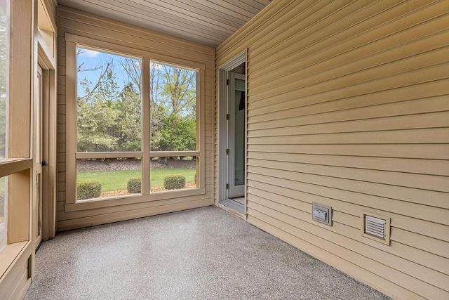 424 E TALLGRASS DRIVE, Appleton, WI 54913