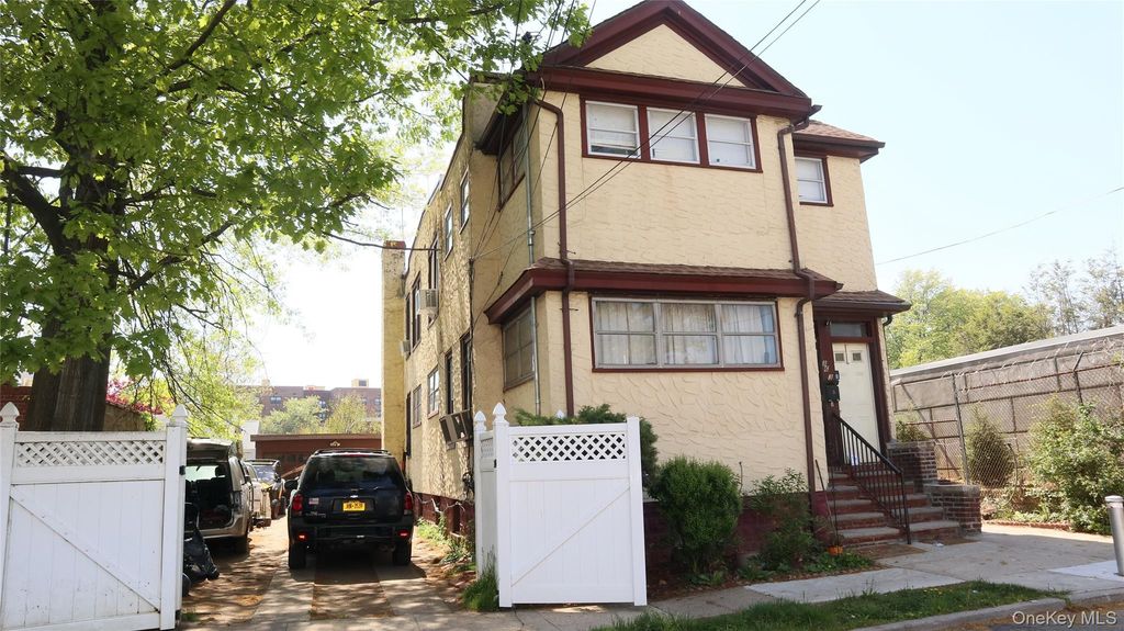 86-36 136th Street, Richmond Hill, NY 11418