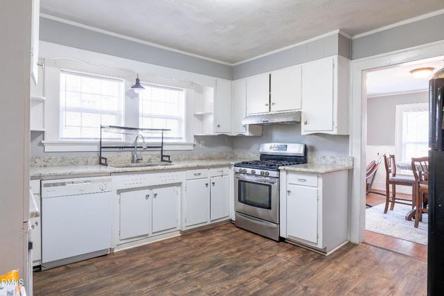 807 N Pollock Street, Selma, NC 27576