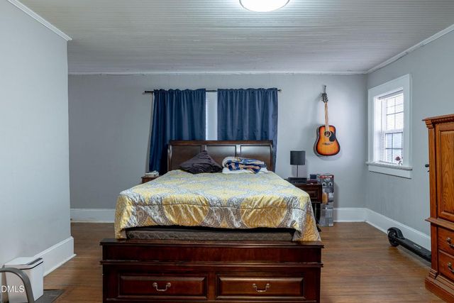 807 N Pollock Street, Selma, NC 27576