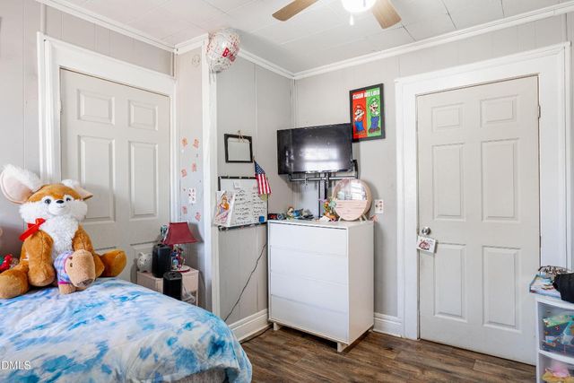 807 N Pollock Street, Selma, NC 27576