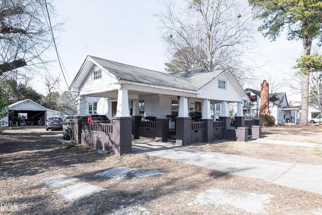 807 N Pollock Street, Selma, NC 27576