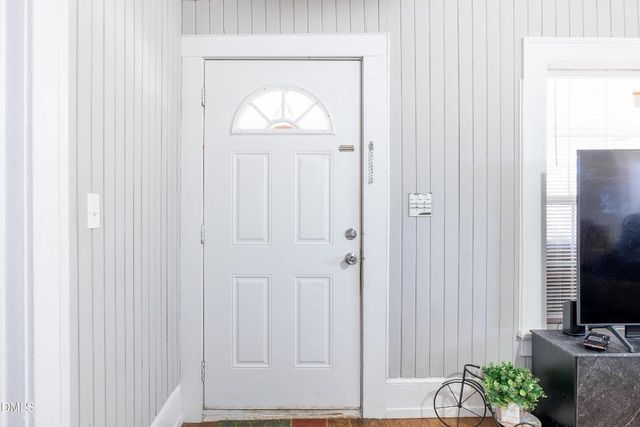 807 N Pollock Street, Selma, NC 27576