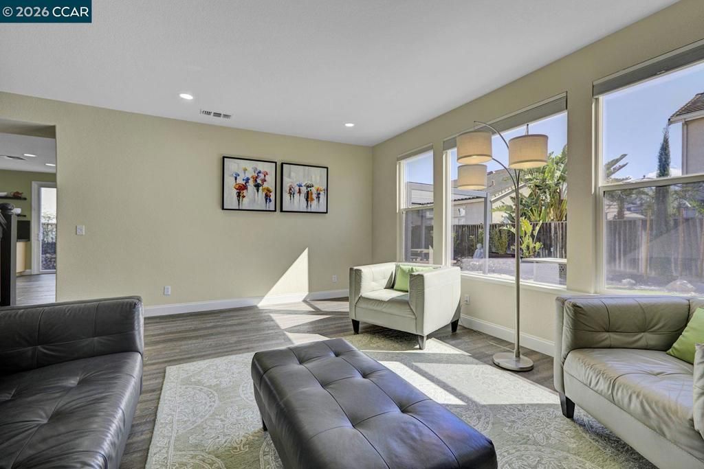 Image 10 of property listing at 3432 3432 Keystone Loop, Discovery Bay, CA 94505