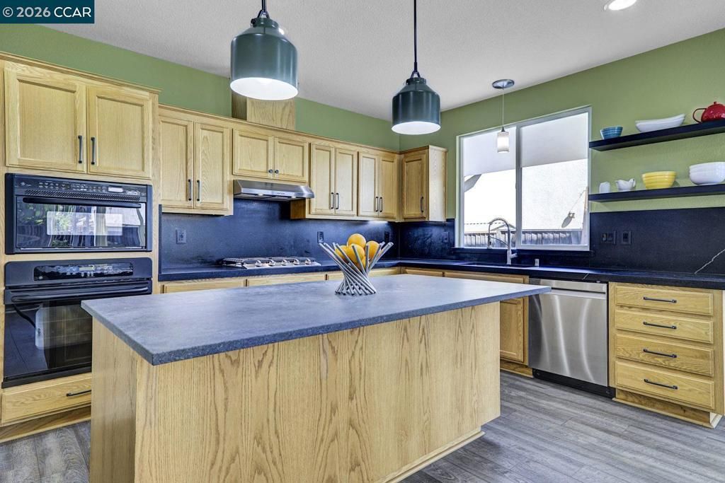 Image 5 of property listing at 3432 3432 Keystone Loop, Discovery Bay, CA 94505