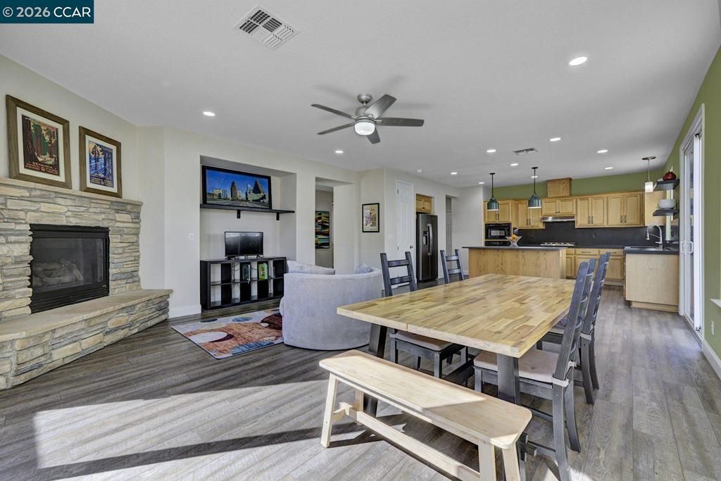 Image 7 of property listing at 3432 3432 Keystone Loop, Discovery Bay, CA 94505