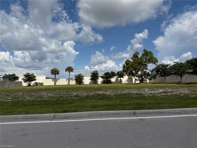 4209 SW 9th AVE, Cape Coral, FL 33914