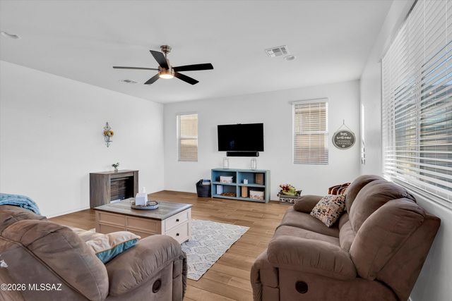 10266 S Moonlit Riverwalk Trail, Vail, AZ 85641