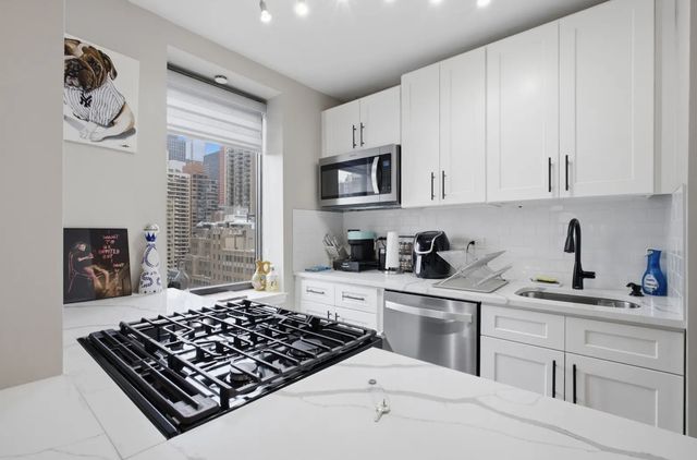 415 E 37th St Apt 18N, New York City, NY 10016