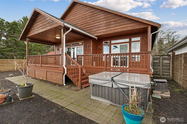 336 Olympic View Avenue NE, Ocean Shores, WA 98569