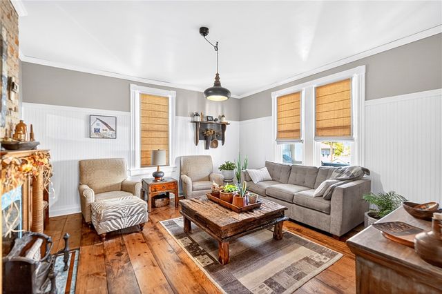 722 8th St., Irwin, PA 15642