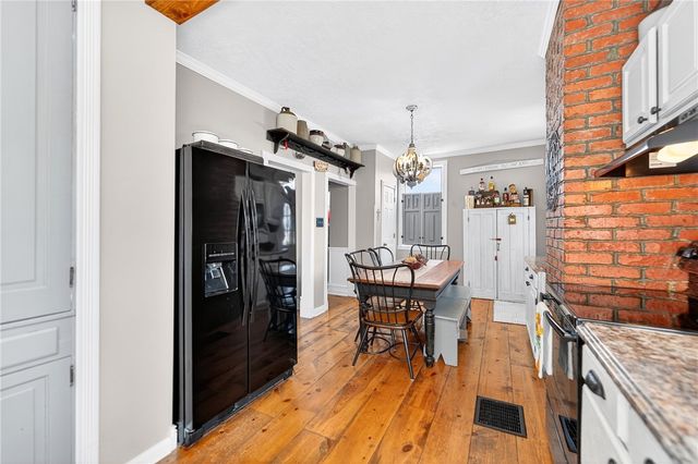 722 8th St., Irwin, PA 15642