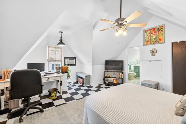 722 8th St., Irwin, PA 15642